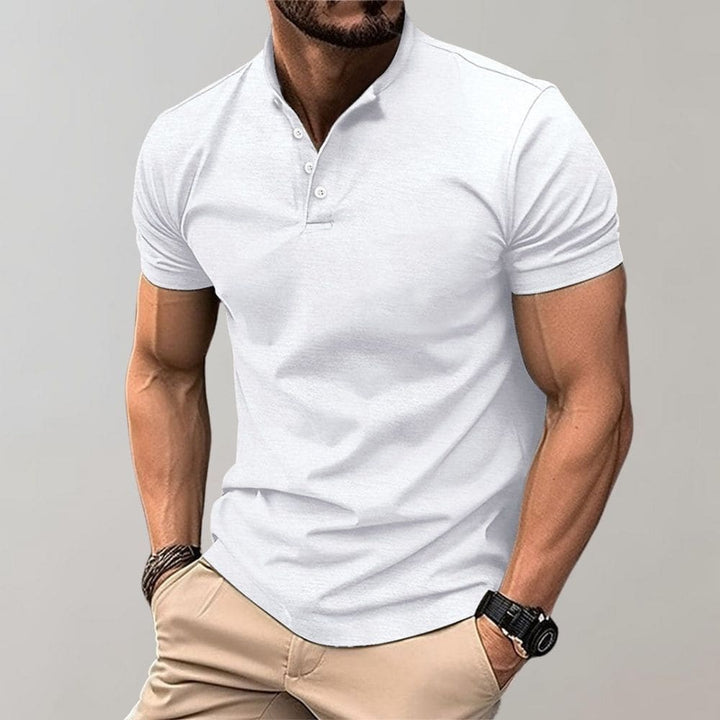 Grünes Polo Shirt für Herren, elegant, lässig, vielseitig kombinierbar, mit klassischem Kragen und Knopfleiste.