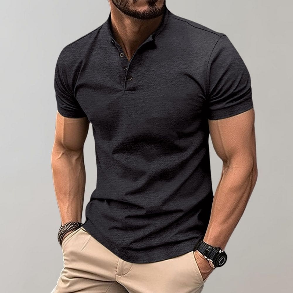 Grünes Polo Shirt für Herren, elegant, lässig, vielseitig kombinierbar, mit klassischem Kragen und Knopfleiste.