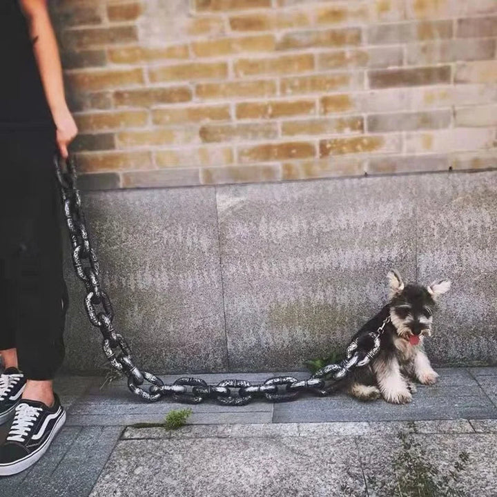 Weatherproof dog leash material detail, showing strength and durability for large dogs