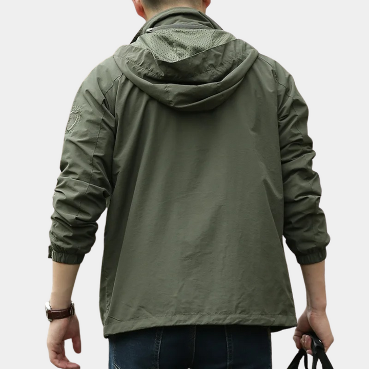 "Herren Atmungsaktive Jacke in Armeegrün mit modernem Design und praktischen Taschen für Frühling & Sommer."