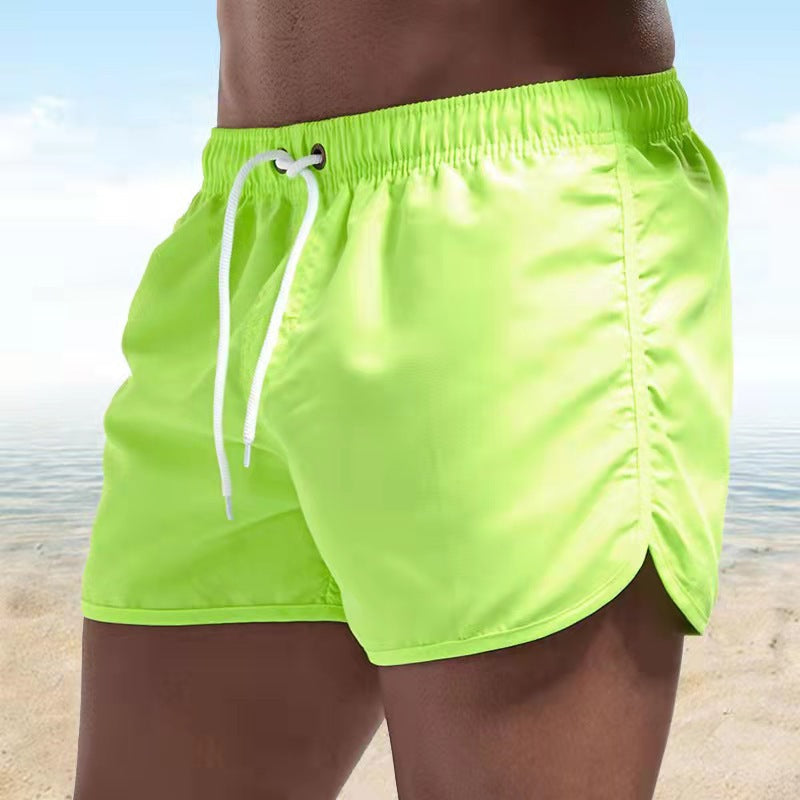 "Herren Badehose, schnell trocknend, modern und komfortabel, mit elastischem Bund und Taschen, ideal für Strandtage."