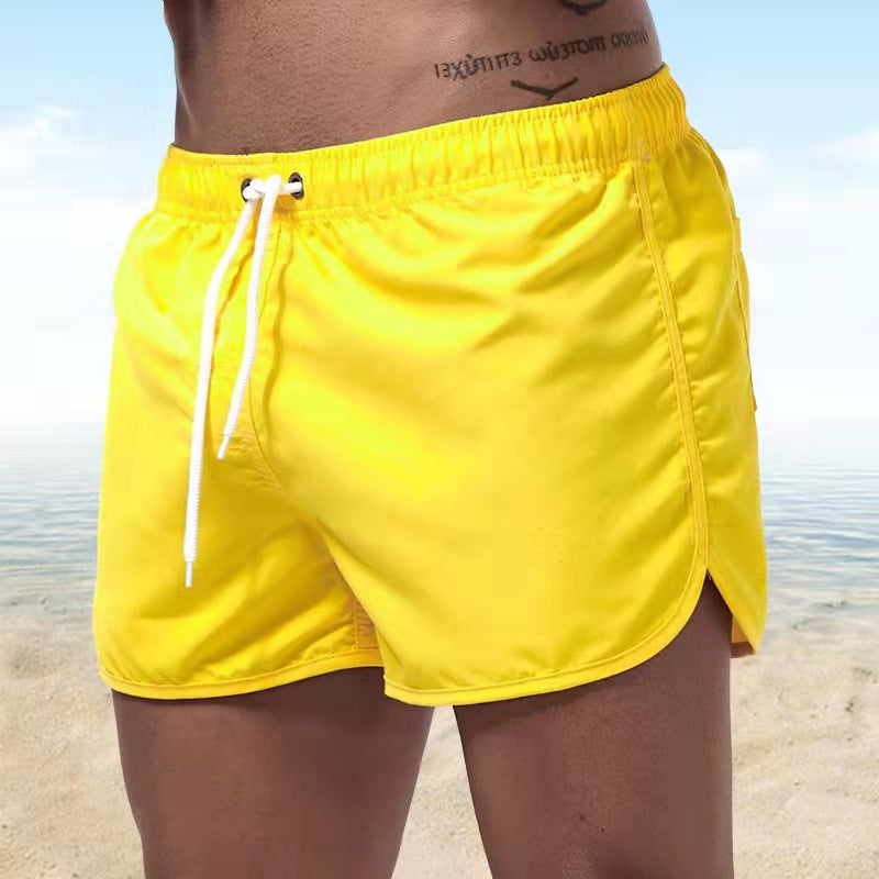 "Herren Badehose, schnell trocknend, modern und komfortabel, mit elastischem Bund und Taschen, ideal für Strandtage."