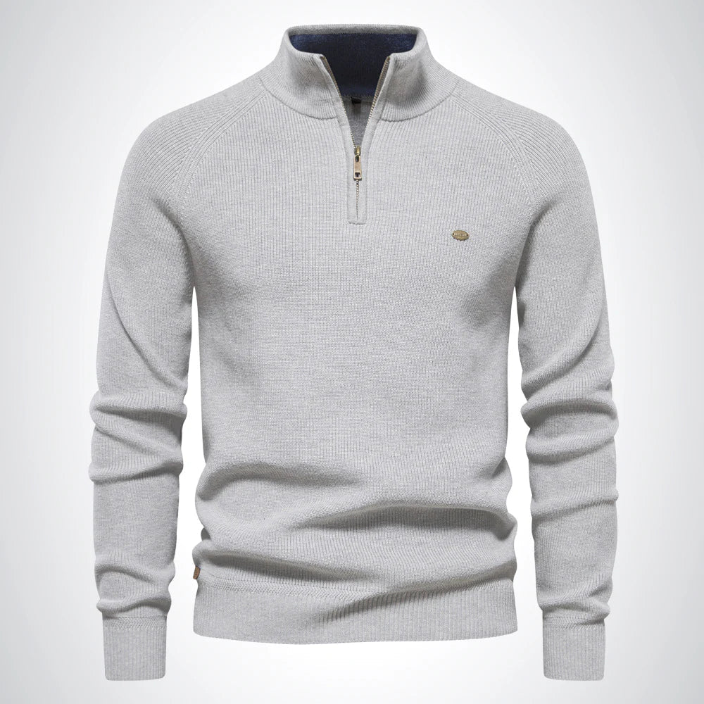 "Herren Baumwoll-Pullover in Beige mit Reißverschluss und Kragen, pflegeleicht und elegant für Alltag und besondere Anlässe."
