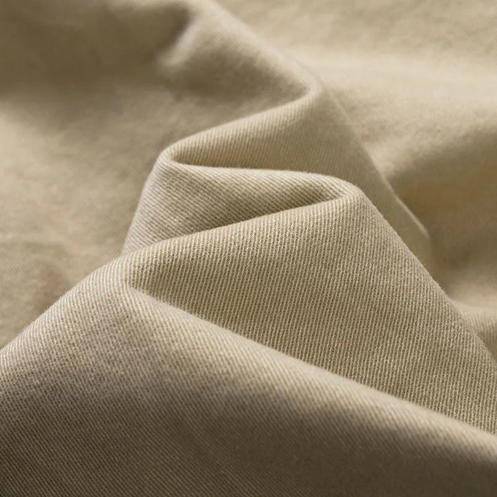 Herren Cargo-Shorts aus robuster Baumwolle, khaki, mit mehreren praktischen Taschen für Outdoor und Alltag.