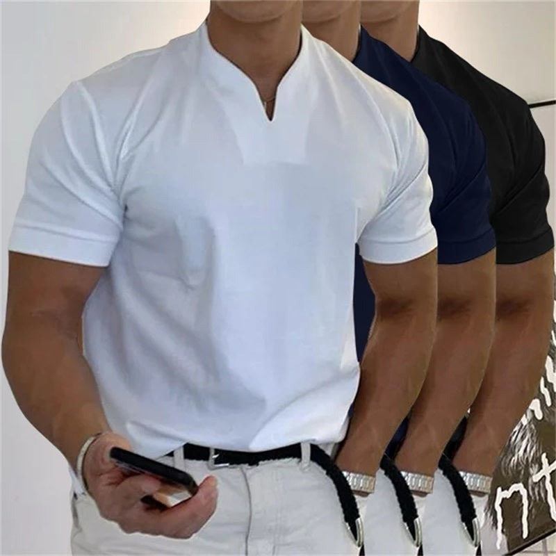 "Herren Fitness T-Shirt in Weiß mit V-Ausschnitt und Kurzarm, ideal für Sport und Freizeit, moderne und komfortable Passform.