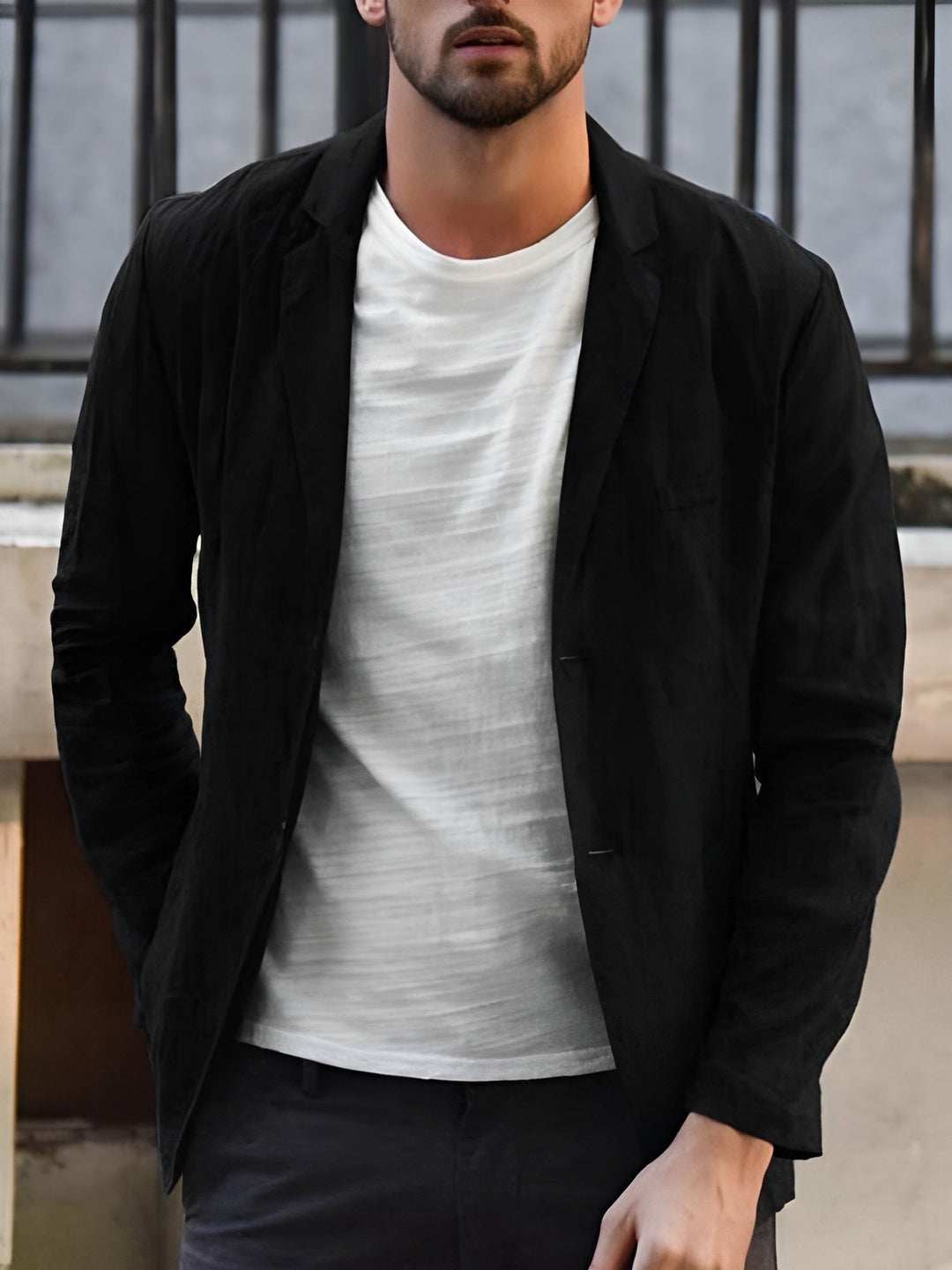 "Herren Leinen-Sakko, elegant, zeitlos, vielseitig, mit feinen Linien und Taschen, leicht und atmungsaktiv."