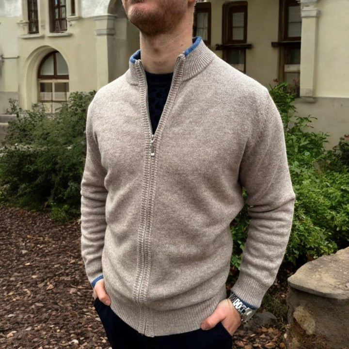 "Herren Merino Wolle Strickjacke mit Reißverschluss, grau meliert, komfortabel, atmungsaktiv, ideal für verschiedene Anlässe.