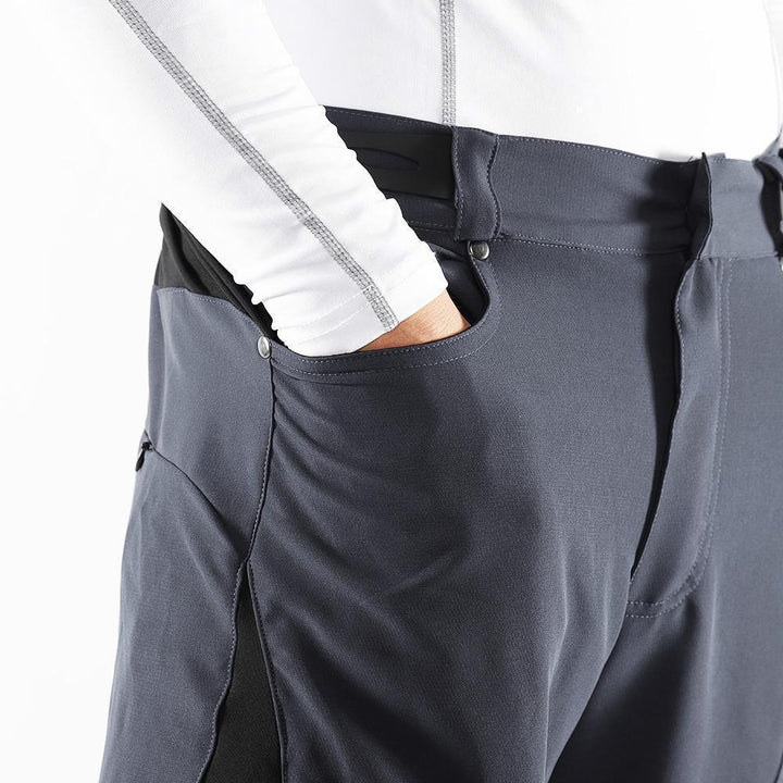"Herren Outdoor Radhose, atmungsaktiv, elastischer Bund, Reißverschlusstaschen, ideal für Radfahren und Outdoor-Abenteuer."