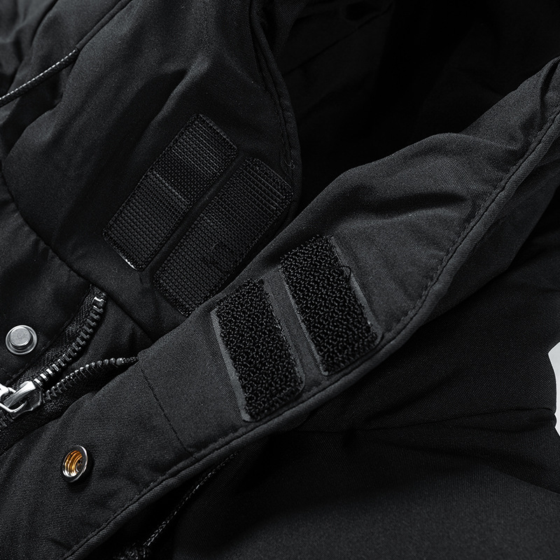 Herren Parka: langer, wasserdichter und wärmender Mantel, ideal für kalte Tage, stilvoll und vielseitig einsetzbar.