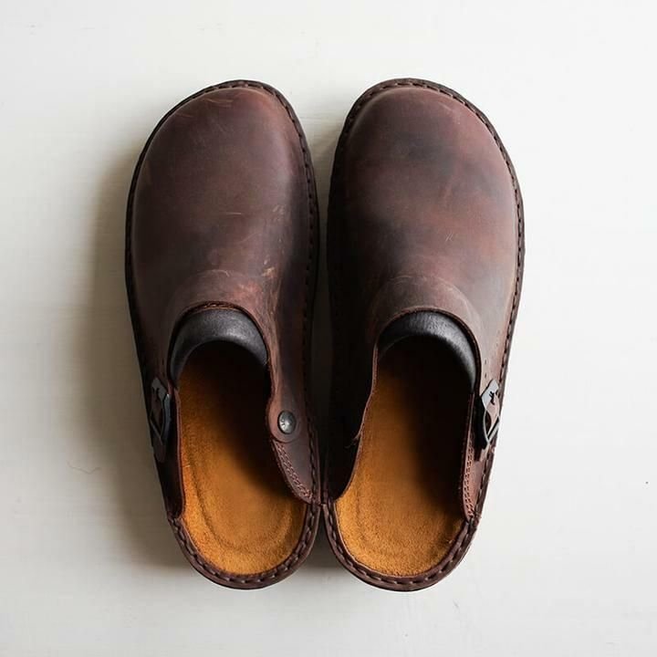 "Herren-Slip-on-Clogs, leicht und bequem, rutschfeste Sohle, graue Farbe, atmungsaktives Material für maximalen Komfort."