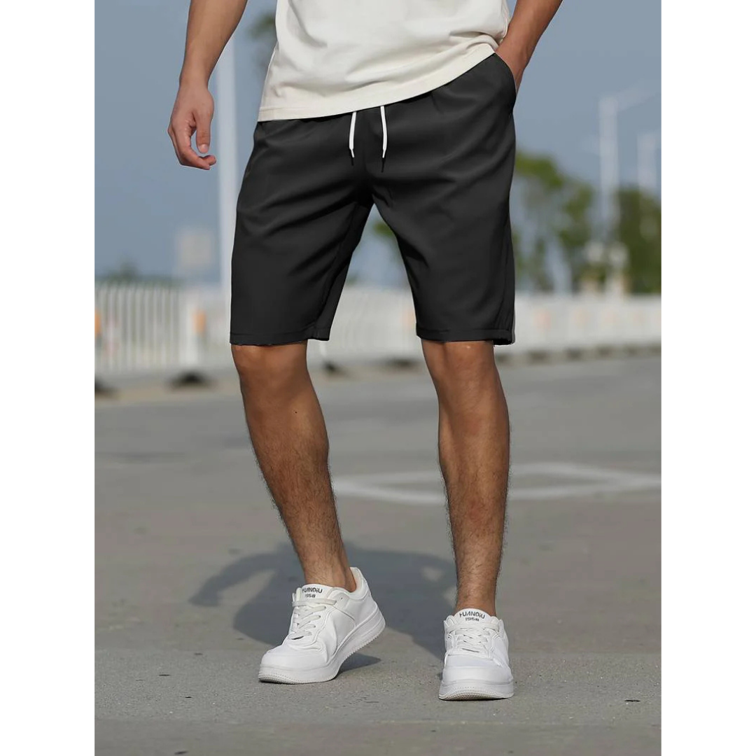 "Herren Sommershorts, atmungsaktiv, locker geschnitten; ideal für Freizeit. Perfekt für warme Tage, mit praktischen Taschen."