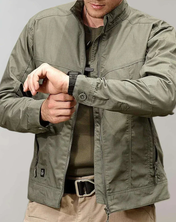 Herren Windjacke, winddicht, stilvoll, militärisches Design, ideal für Abenteuer, zeitloser Look, praktisch und bequem.