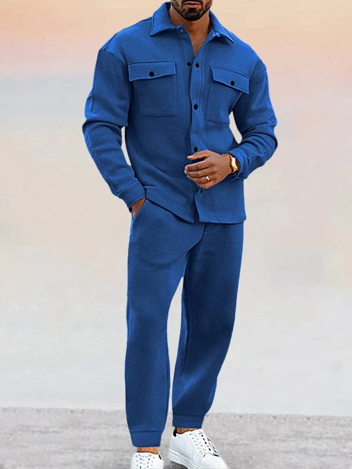 "Herren Zweiteiler: Elegantes Set mit beiger Jacke und Hose, sportlich-modern für vielseitigen Komfort und Stil."