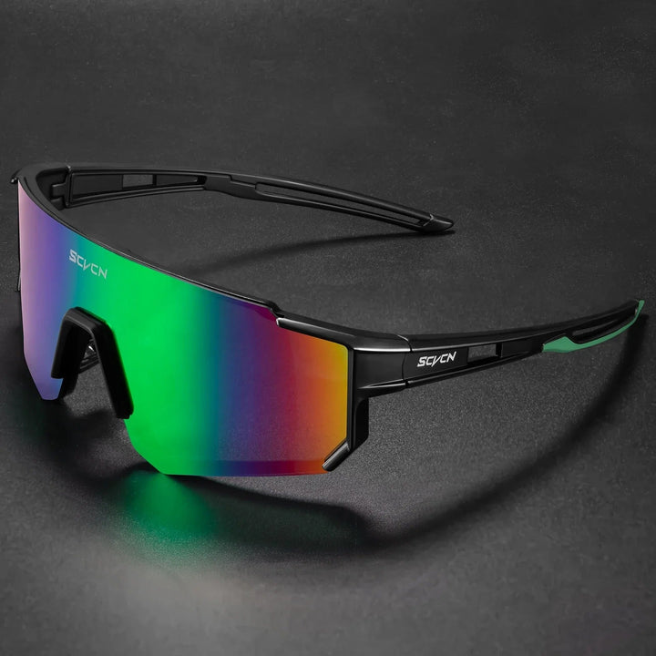 Hochleistungs-Sportsonnenbrille mit UV400 Schutz in frontaler Ansicht, ideal für Outdoor-Aktivitäten.