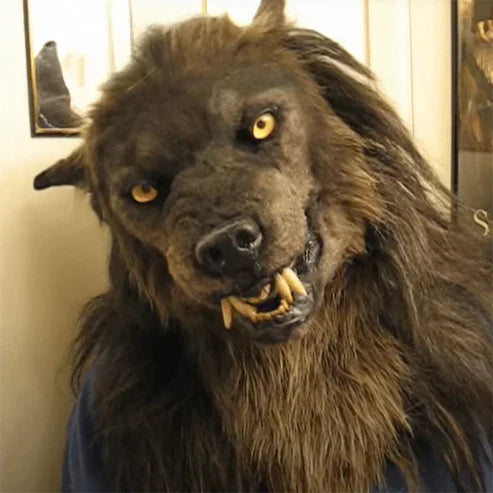 "Imposante Wolf-Maske mit realistischem Kunstfell, handgefertigt aus Silikon, ideal für Halloween-Kostüme und Cosplay."