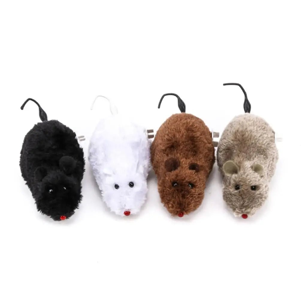 Battery-free interactive plush mouse cat toy, self-driving for stimulating pet exercise.