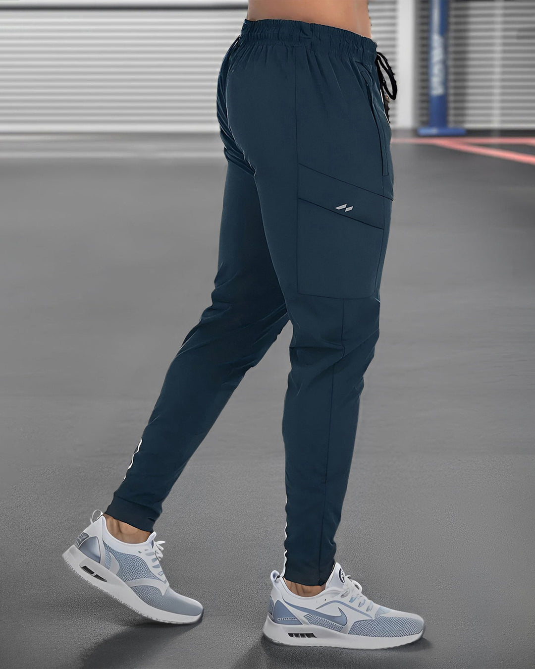 Valenza men's athletic joggers with quick-dry stretch fabric, perfect for workouts & activewear.