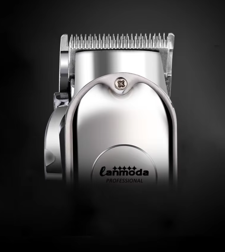 "Kabelloser, leiser Haustier-Trimmer mit Edelstahl- und Keramikklingen und Aufsätzen für Hunde und Katzen."