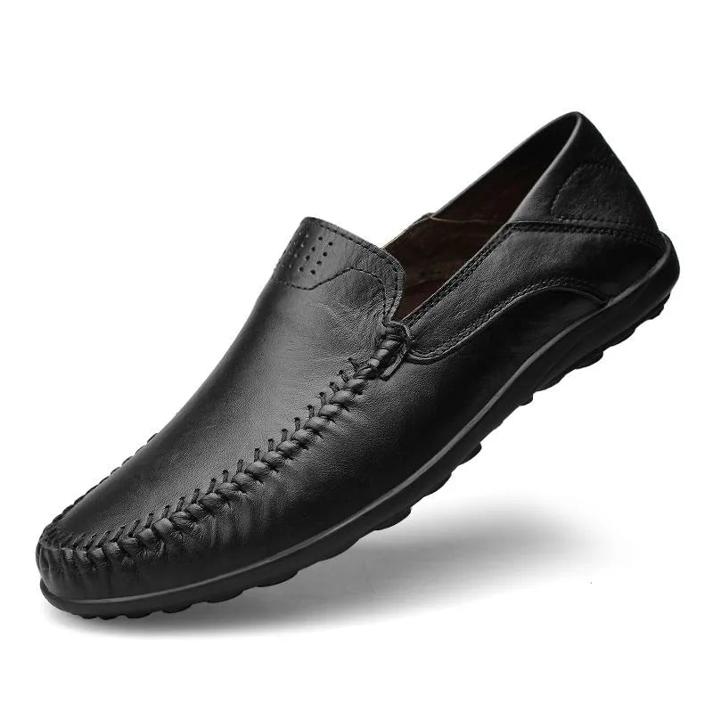"Klassische Herren Loafer aus luxuriösem italienischem Leder, braun, mit bequemer Innensohle und rutschfester Außensohle."