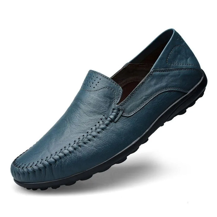 "Klassische Herren Loafer aus luxuriösem italienischem Leder, braun, mit bequemer Innensohle und rutschfester Außensohle."