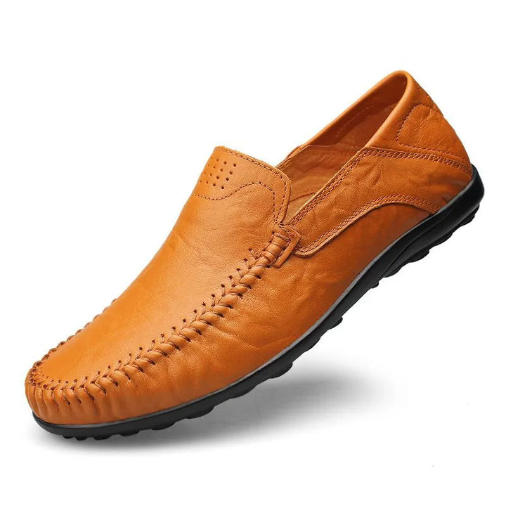 "Klassische Herren Loafer aus luxuriösem italienischem Leder, braun, mit bequemer Innensohle und rutschfester Außensohle."