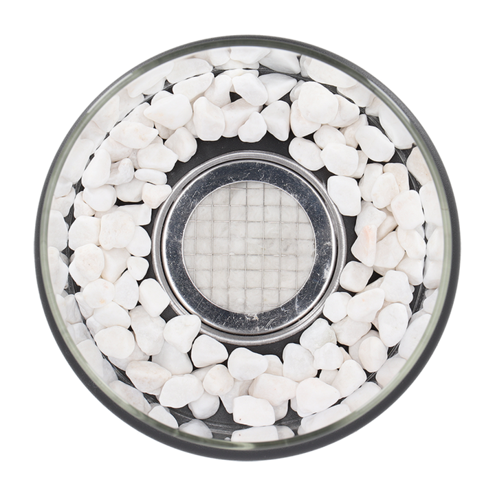 "Klassische Öl Lampe mit Glaszylinder, Metallrahmen, moderne Tischlampe für stilvolle Beleuchtung und Ambiente im Raum."