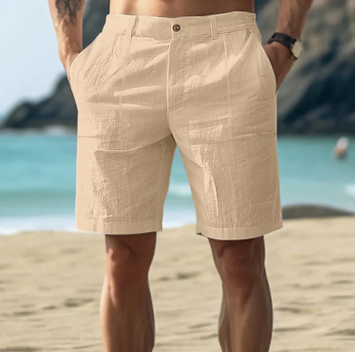 Lässige Herren Leinen Shorts in beige, leichte Atmungsaktivität, ideal für Sommertage und Freizeitaktivitäten.
