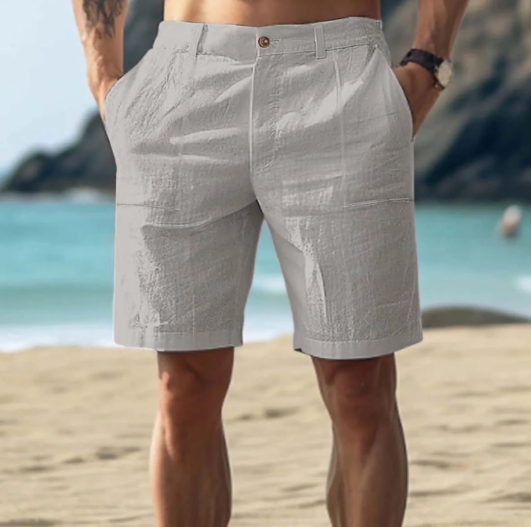 Lässige Herren Leinen Shorts in beige, leichte Atmungsaktivität, ideal für Sommertage und Freizeitaktivitäten.