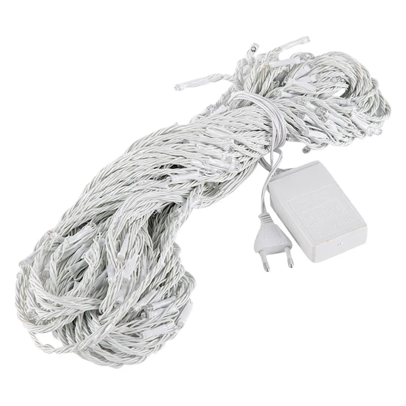 "LED Lichtervorhang mit Farbwechsel, für Fenster und Wände, schafft magisches Ambiente mit sanften farbigen Lichteffekten."