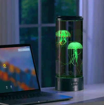 "LED Quallen Lava Lampe mit farbwechselnden LEDs und realistischen Quallen, ideal für entspannendes Ambiente"