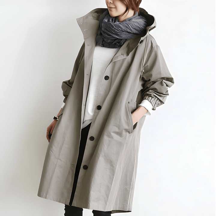 Leichte Damenjacke mit Kapuze, atmungsaktiv, vielseitiges Design, ideal für wechselhaftes Wetter und Freizeitaktivitäten.