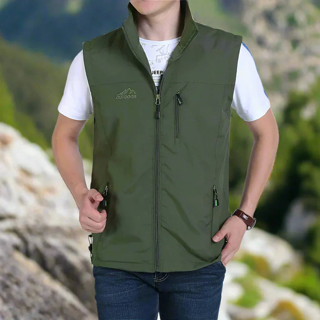 "Leichte Herren-Multifunktionsweste mit mehreren Taschen, ideal für Camping & Wandern in Marineblau oder Khaki."