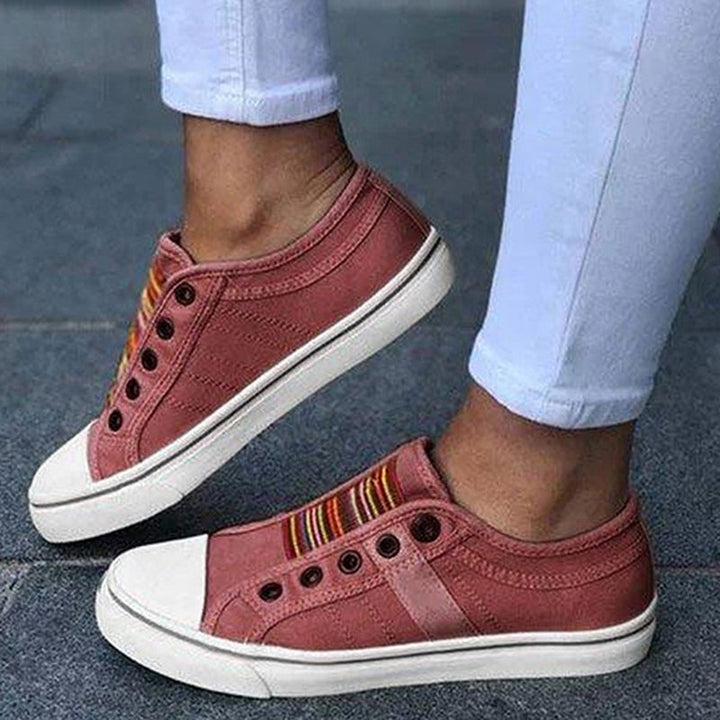 Leichter Sneaker für Damen mit atmungsaktivem Obermaterial und gepolsterter Sohle, ideal für Frühlingstage.