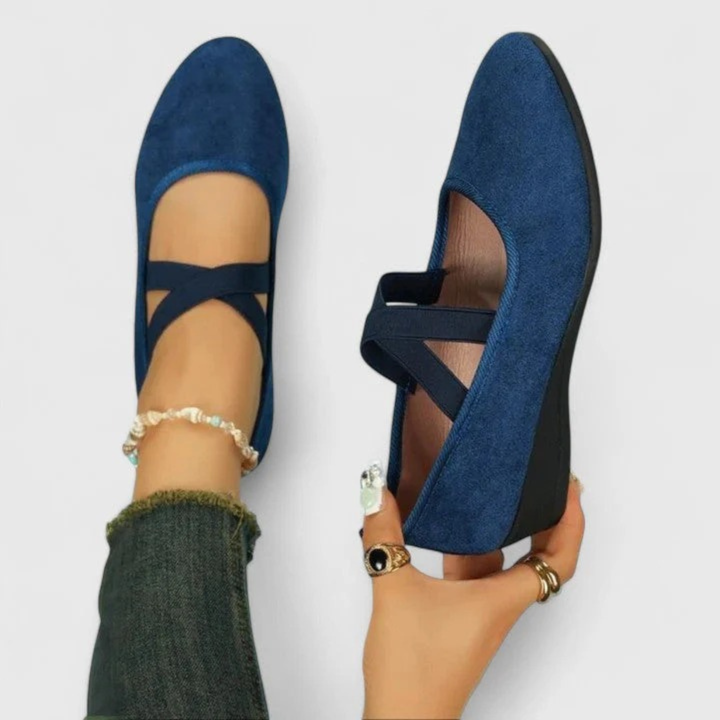 Stylish women's lightweight open-toe sandals featuring a super flexible sole for ultimate summer comfort.