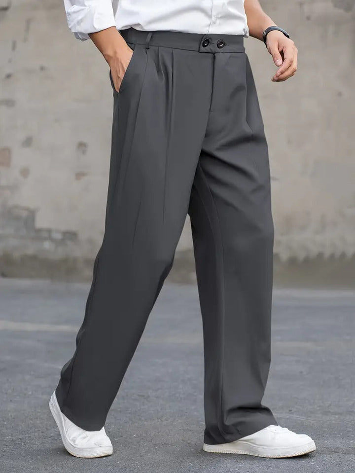 Lockere Herrenhose, atmungsaktiv, in verschiedenen Farben. Weiches Gewebe, ideal für Komfort und Stil bei kühlem Wetter.