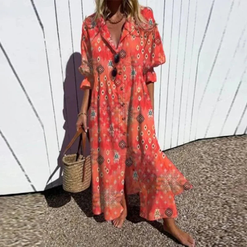 "Luftiges Boho-Maxikleid mit V-Ausschnitt, bunte Muster, ideal für Sommer, vielseitig und bequem für jeden Anlass."