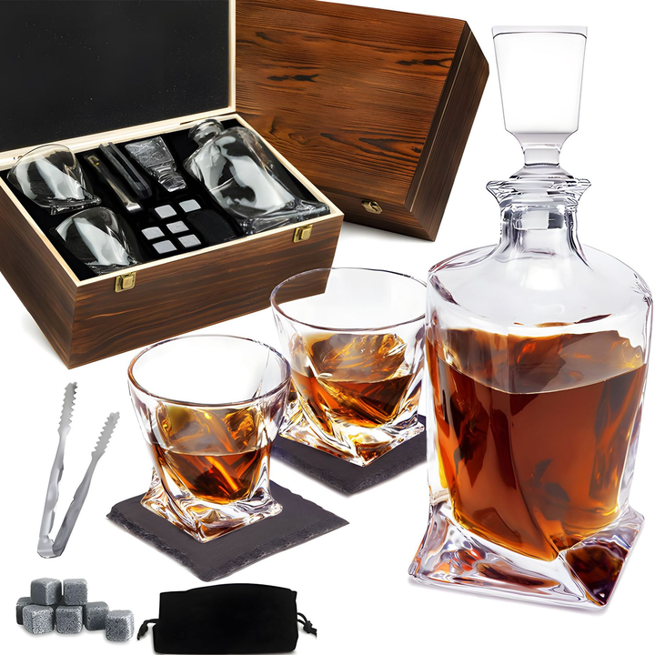Luxuriöses Kristall-Whiskey-Karaffen-Set mit Gläsern und Kühlsteinen in edler Holzkiste für stilvolle Hausbars.