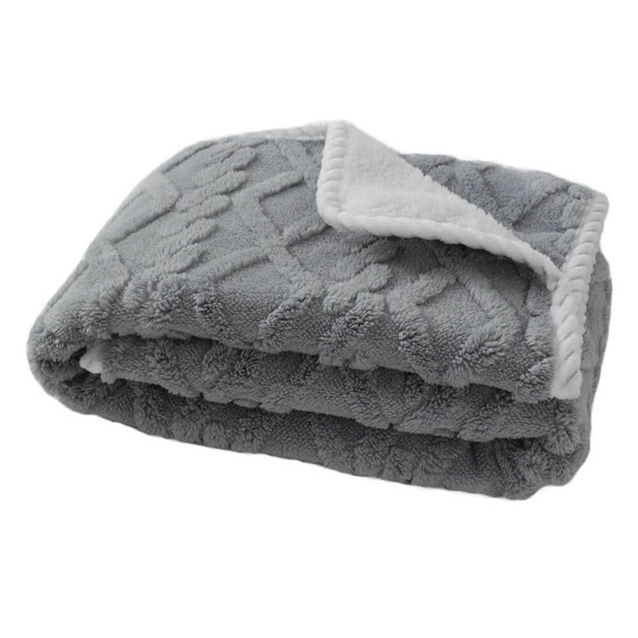 Durable waterproof pet blanket, soft fleece material, ideal for pet beds & easy cleaning