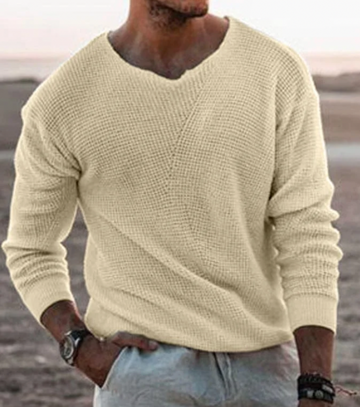 Stylish men's long-sleeve relaxed fit waffle knit sweater, ideal for casual autumn fashion & winter warmth.