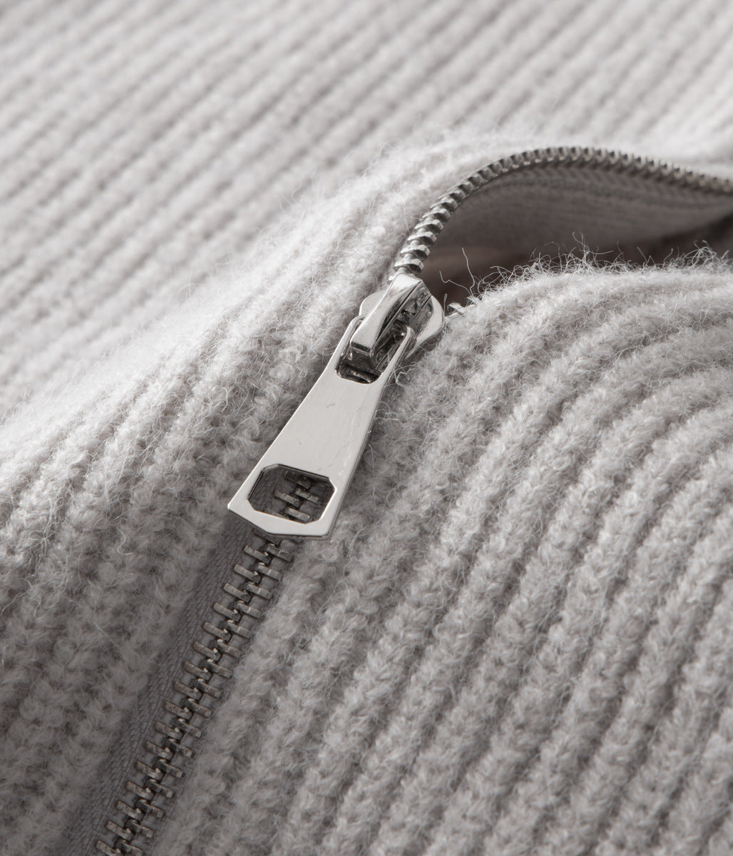Versatile men's zip cardigan. Ribbed texture, funnel neck, suitable for many occasions.