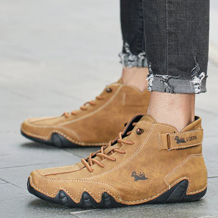 Stylish men's lightweight casual shoes, barefoot feel with flexible sole. Great for driving & summer fashion.