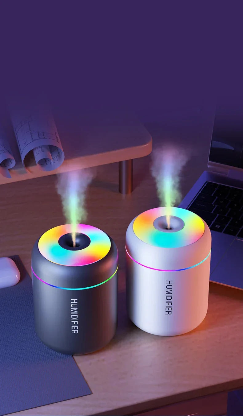 Unisex USB aroma diffuser & humidifier. Brings comfort and freshness to small spaces.