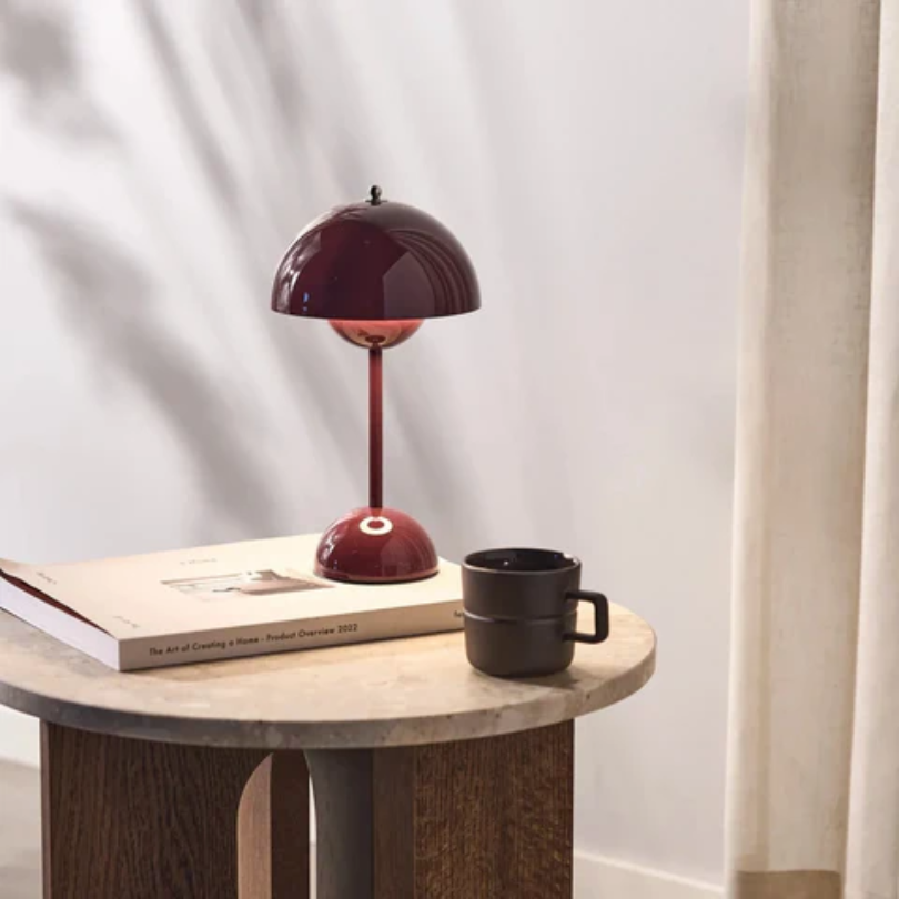 Innovative touch lamp, LED technology & modern design for versatile home decor lighting.