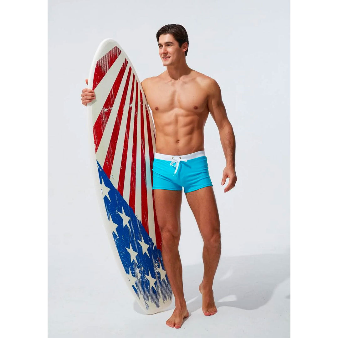 "Moderne Badehose 2024 in Armee grün, elegantes Design, Komfortbund, ideal für Strand oder Schwimmbad, stilvoller Look"