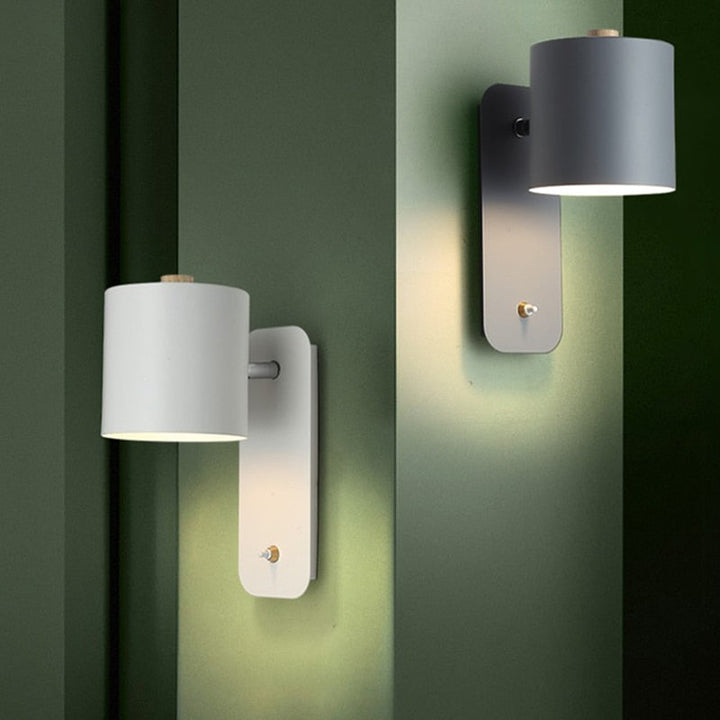 "Moderne LED-Wandleuchte Grau mit elegantem Design, Schalter integriert, ideal für stilvolle Innenbeleuchtung."