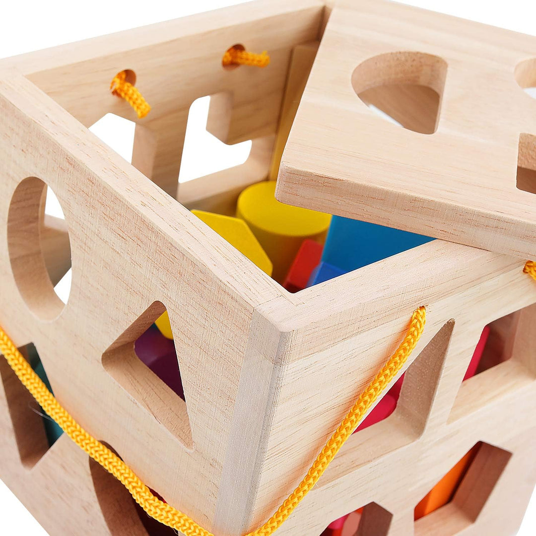 Montessori Holz-Lernwürfel in bunten Farben, Formen wie Dreiecke und Kreise, ideal für frühkindliche Entwicklung.