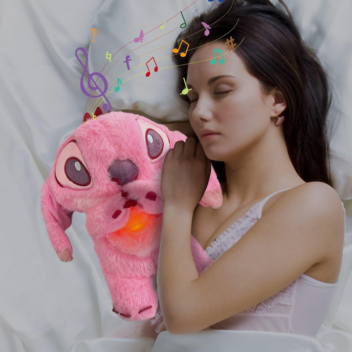 "Niedliches Stofftier Stitch mit integrierten Lichtern und Musik, ideal für beruhigenden Schlaf und Disney-Fans."