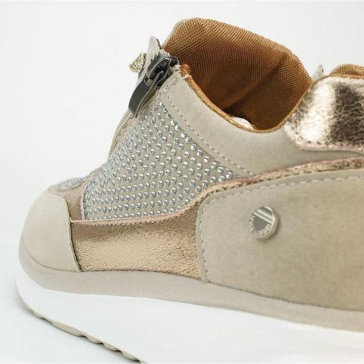 Orthopädische, atmungsaktive Damenschuhe in Beige und Grau mit rutschfester Sohle, bieten Komfort und Haltungsunterstützung.