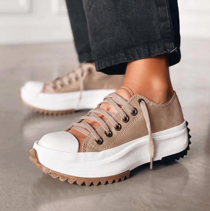 "Orthopädische Damen Plattform Sneaker, weiß, stilvoll mit erhöhtem Design und robuster Sohle für Komfort und Mode"