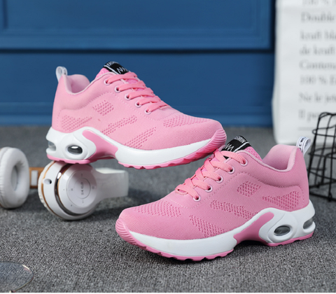 "Orthopädische Turnschuhe für Damen, hellblau-violett, mit ergonomischem Design für maximalen Komfort und Stil."